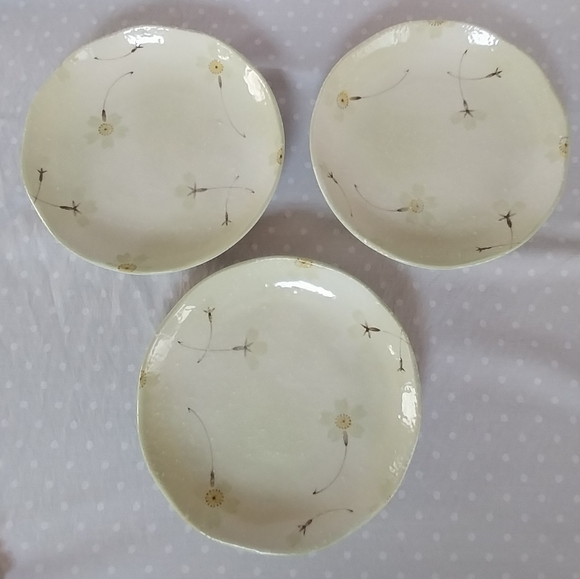 Mino Japan Green and Cream Sakura Cherry Blossom Ceramic Plates (3) - Picture 2 of 5